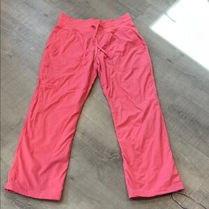 Lululemon Athletica Coral Dance Pants in SHORT length.